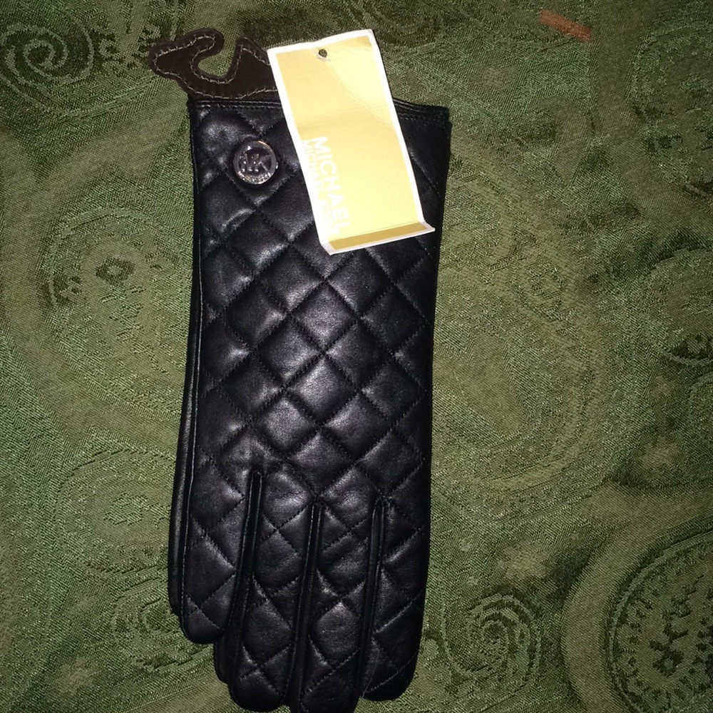 Black leather mk gloves